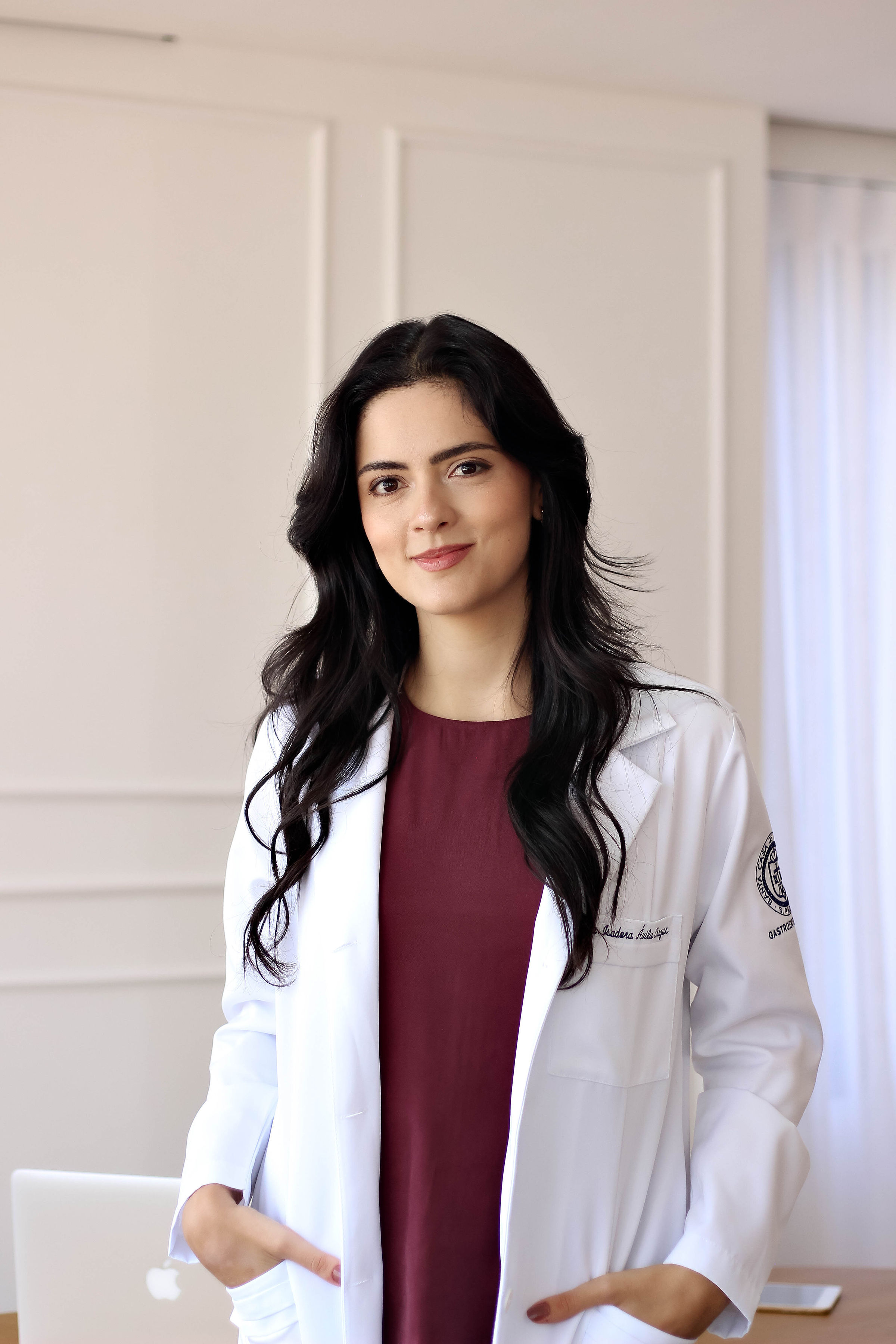 Dra. Isadora Ávila, gastroenterologista